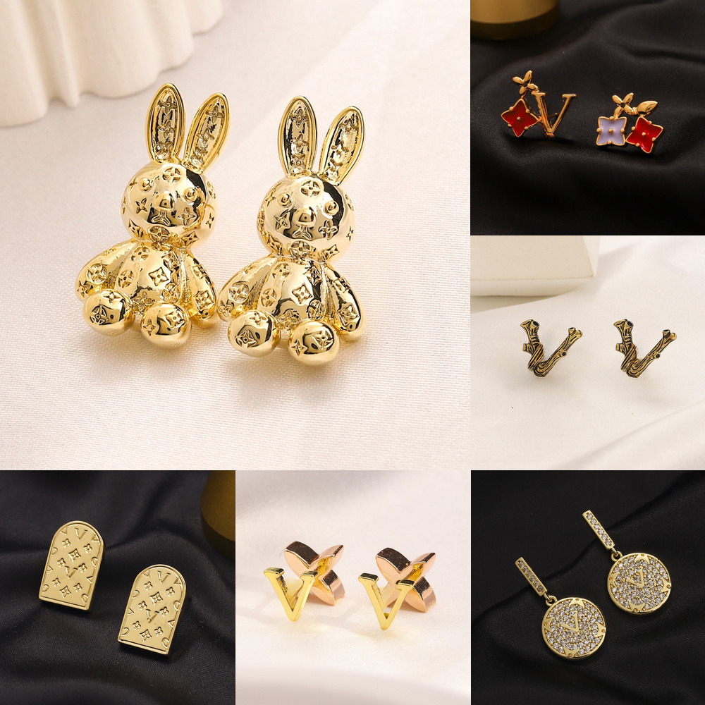 Designer Earrings Luxury Earrings 18K Gold Plated Luxury brand Crystal Rhinestone Women Exquisite Earrings Jewelry Engagement Gift Small Exquisite Earrings