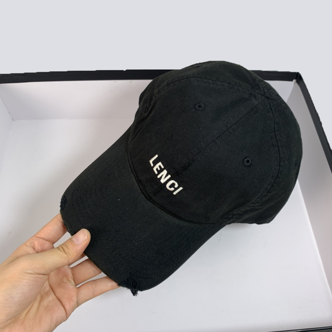 Couple Sports Designer Ball Cap Outdoor Travel Sunscreen Distressed Letters Casquette For Womens And Mens