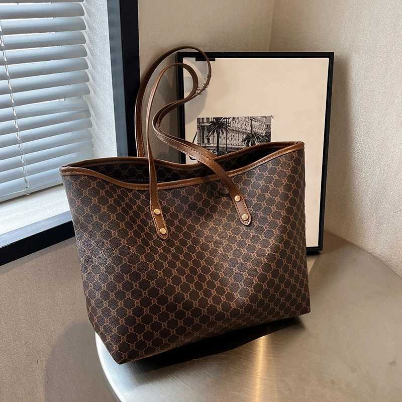 Large Capacity Shoulder Bag Womens PU Leather Handbag for Commuting and Casual Use VersatileC241218