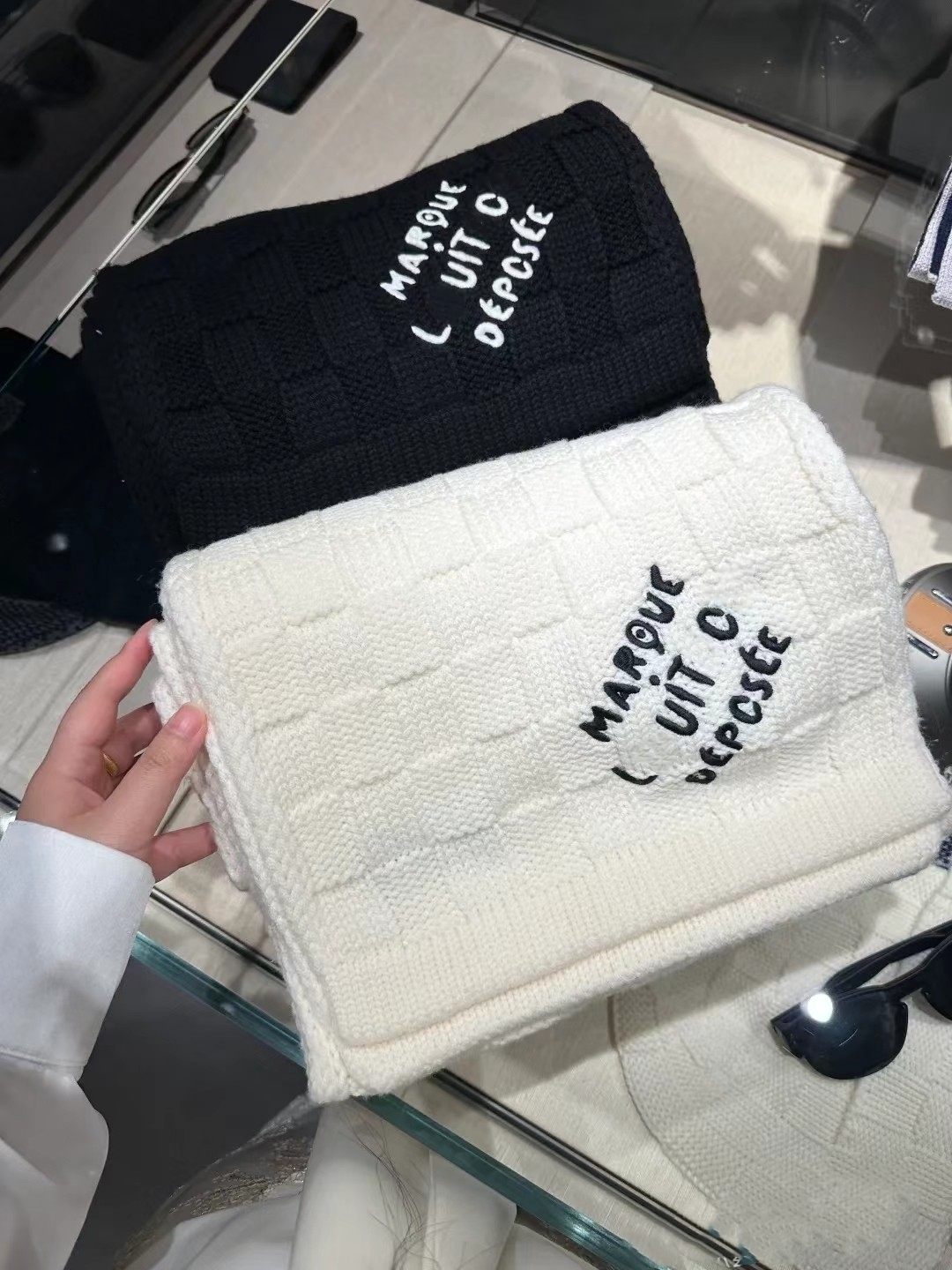 Luxury Knit Women Man Designer Scarf 100% Cashmere Scarves For Winter Warm Womens and mens Long Scarf With Box