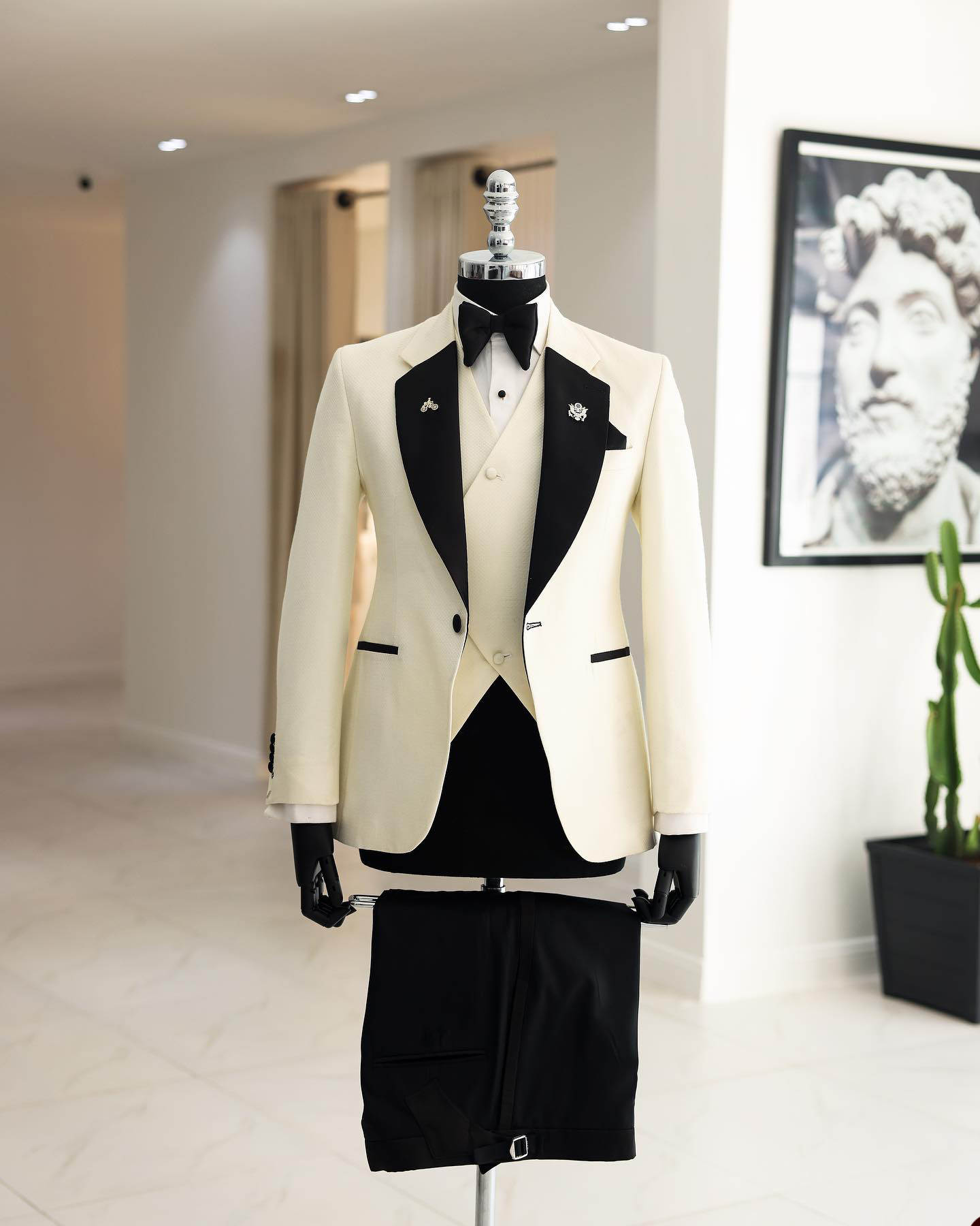 Gentleman Wedding Suits 3 Piece Set Jacket Vest Pants Notched Lapel Men Tuxedos One Button Groom Tuxedo Party Events Customized