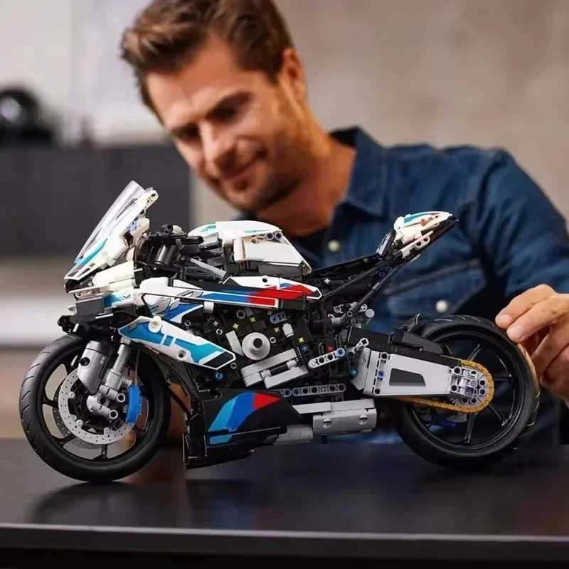 New 1900+PCS technology for ultra high speed motorcycle MoC building blocks compatible with motorcycle models educational bikes building blocks toys g