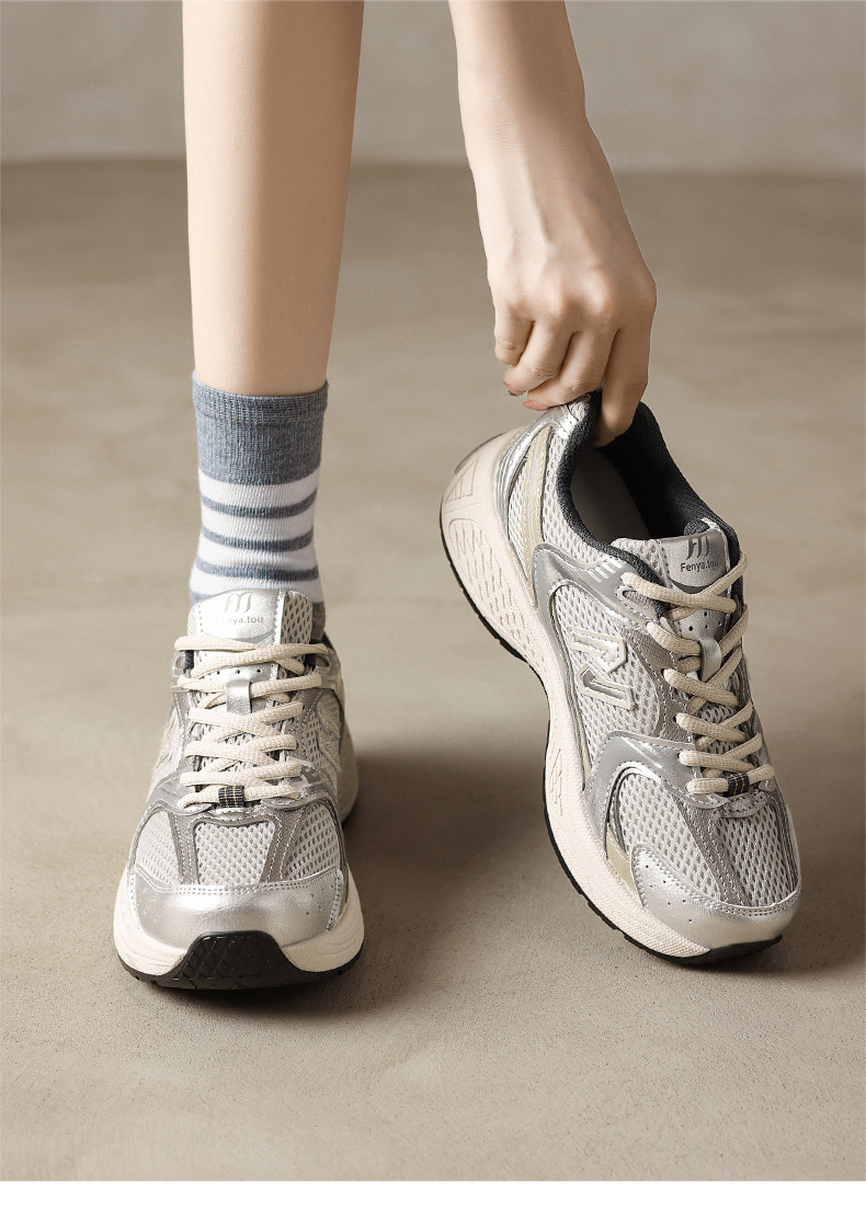2025 new retro silver white daddy shoes female spring summer autumn light outdoor leisure travel running shoes super fire ootd