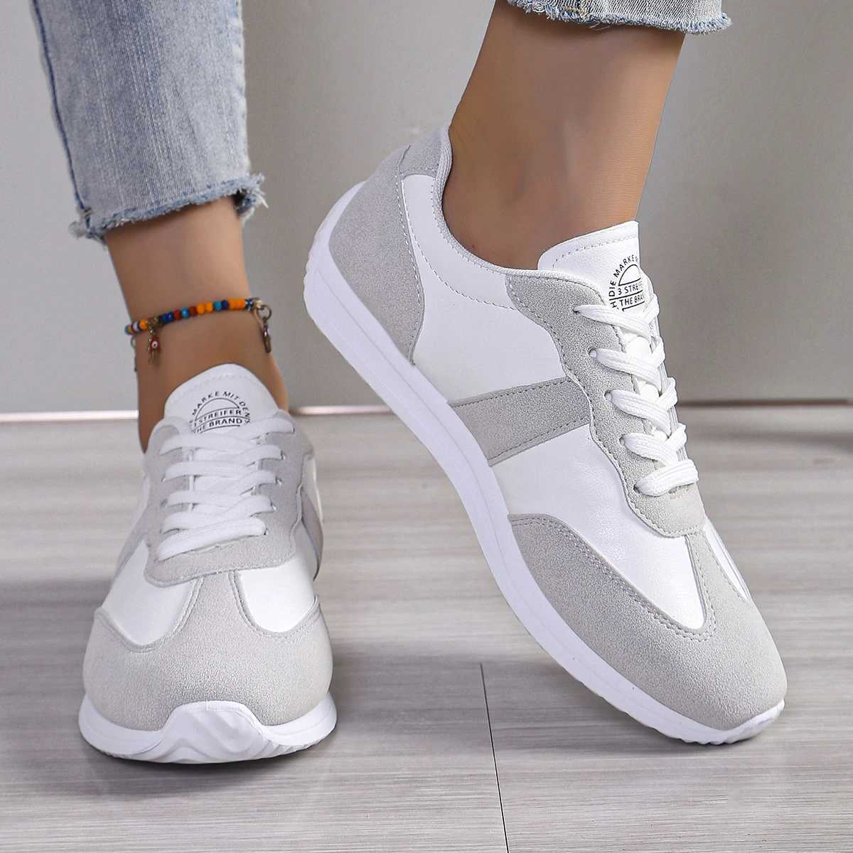 Womens lightweight casual sports shoes fashionable flat shoes lace walking shoes womens comfortable soft soled sports flat shoes Y241217