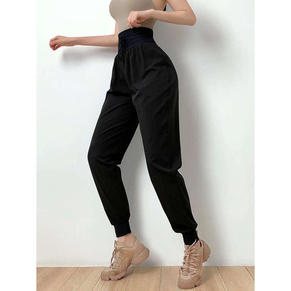 Naked-feel Loose Fit Sport Women High Waist Elastic Workout Gym Joggers with Two Side Pocket