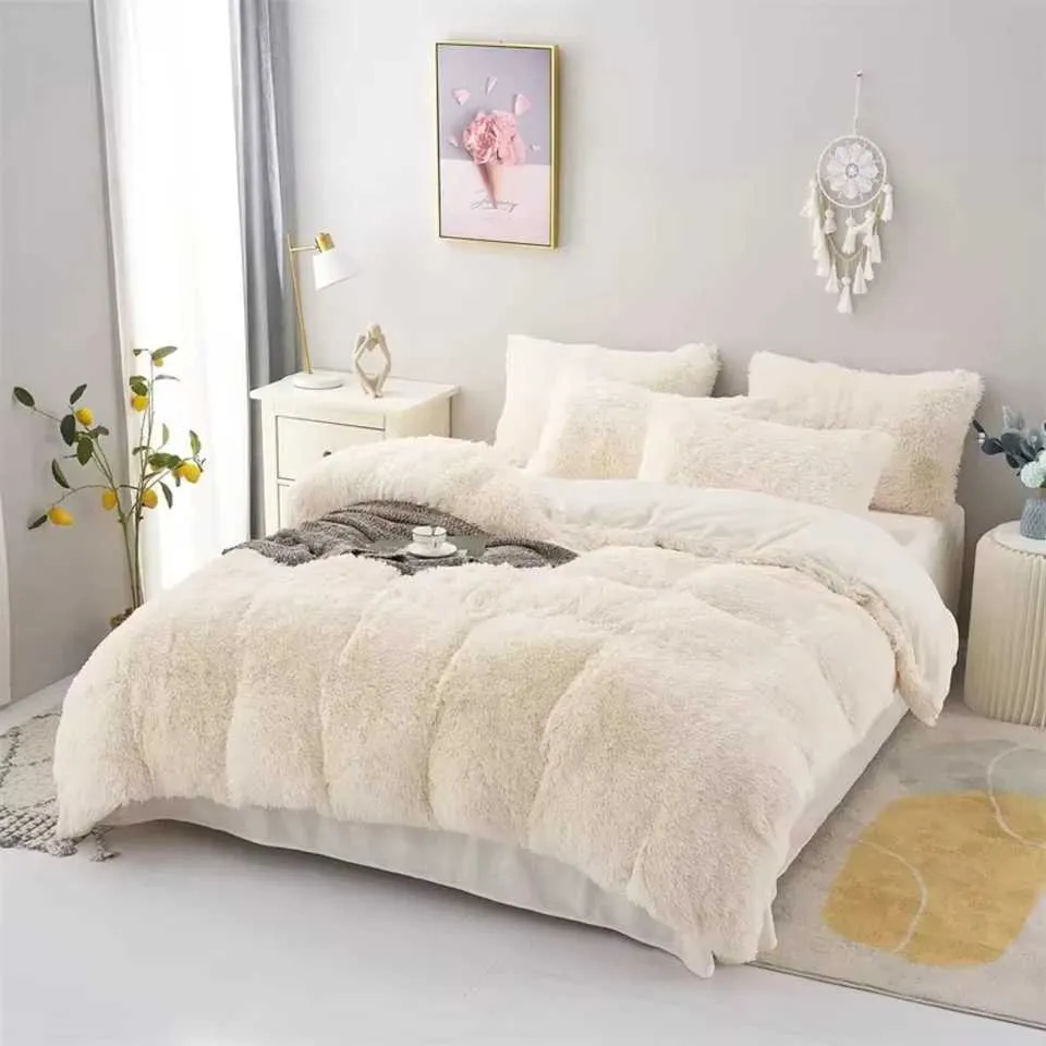 Warm comfortable plush three piece bedding set with down duvet cover box skin friendly fabric single and twin beds Ul X2410291