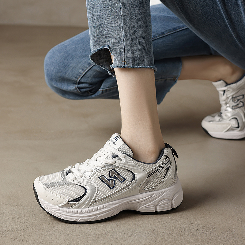 2025 new retro silver white daddy shoes female spring summer autumn light outdoor leisure travel running shoes super fire ootd