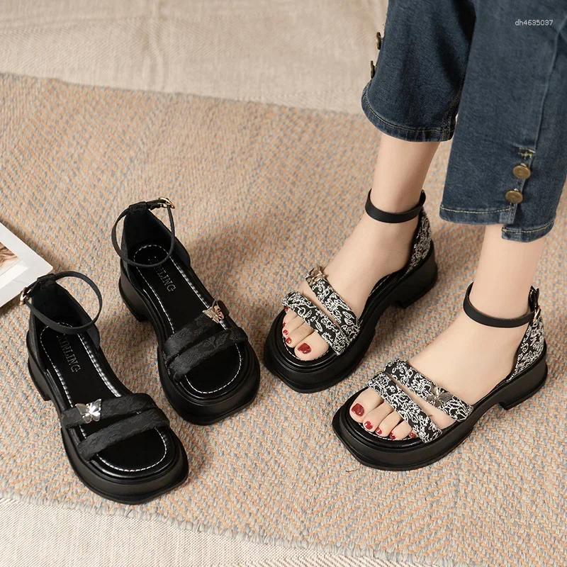 Sandals Women Summer Cross Soft Soles With A Single Button Thick Beach Shoes Trend Manufacturers zhanyishengli