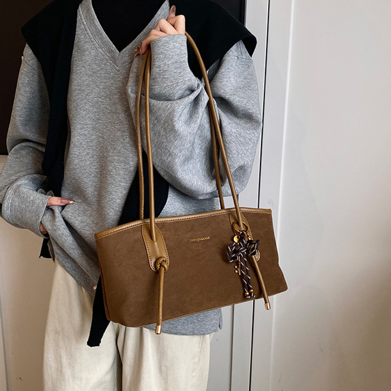 Shoulder Bag for Women Underarm Purse Large Capacity Winter Fall Popular Texture Shoulder Casual Versatile Commuting Armpit Bag