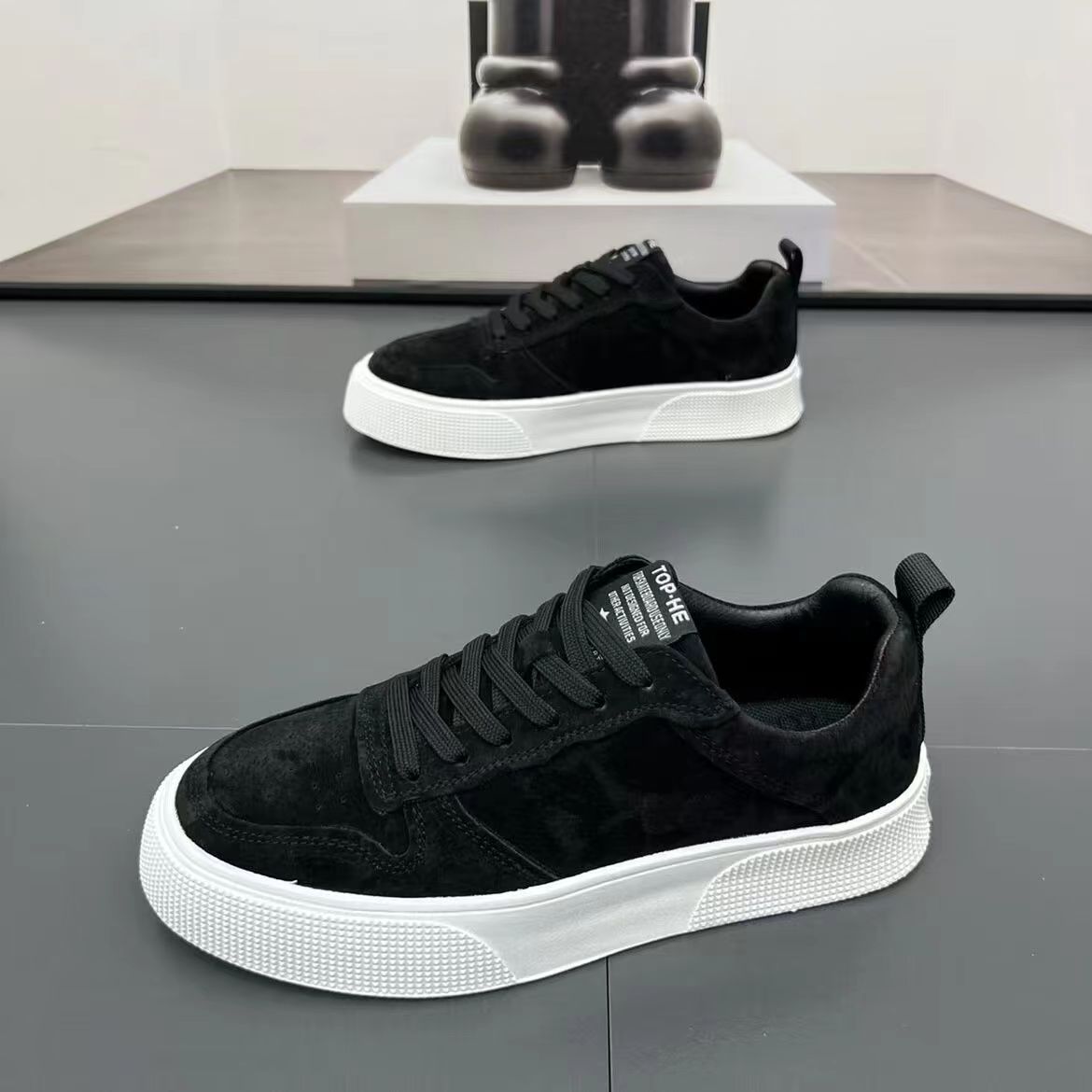 2025 spring summer autumn trend wear-resistant men's shoes comfortable thick soles 100 board shoes light fashion casual sports shoes