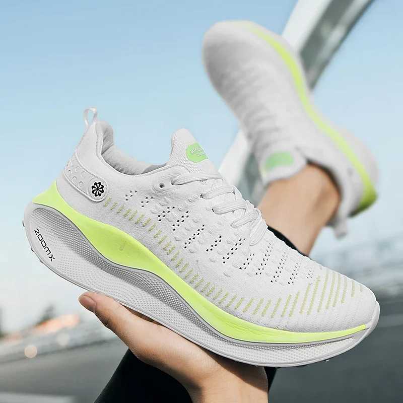 MAEDEF Mens Running Carbon Pad Sports Training Running Shoes Neutral Sports Shoes Womens Mesh Comfortable Mens Tennis Shoes M241217