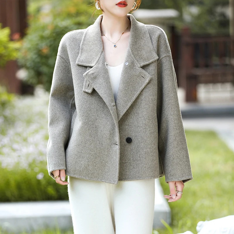 Womens Short Coat Pure Wool AutumnWinter Warm and Thickening Top Solid Color Cute Comfortable Outerwear 241217