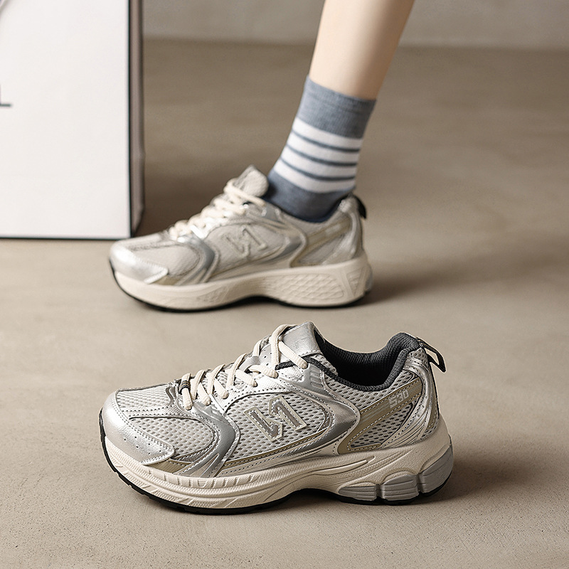 2025 new retro silver white daddy shoes female spring summer autumn light outdoor leisure travel running shoes super fire ootd