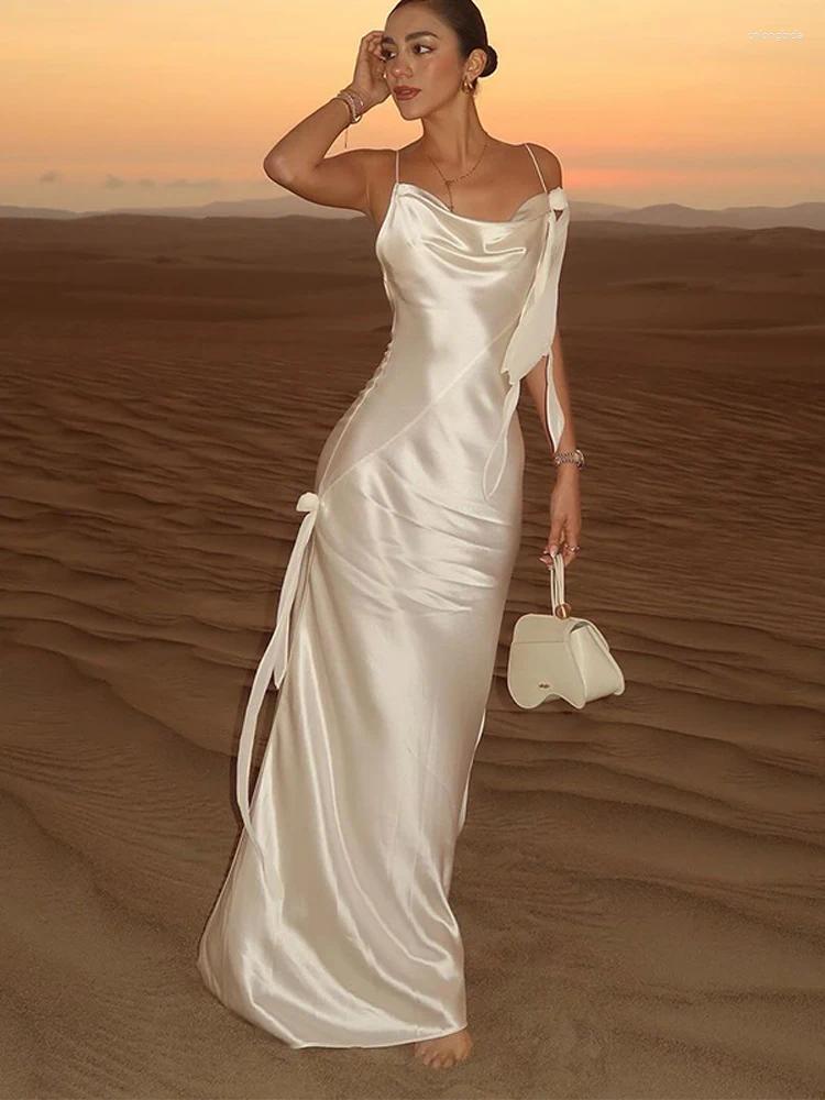 Casual Dresses Elegant White Satin Backless Maxi Dress For Women Sexy Bodycon Sleeveless Tassels Pleated Long Vocation Beach Party Robe
