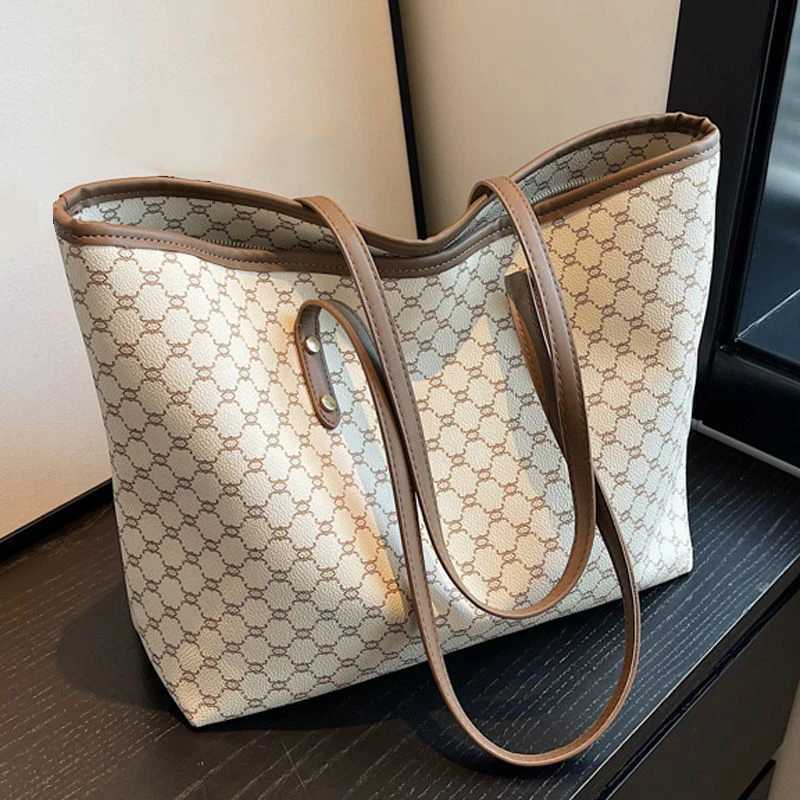 Large Capacity Shoulder Bag Womens PU Leather Handbag for Commuting and Casual Use VersatileC241218