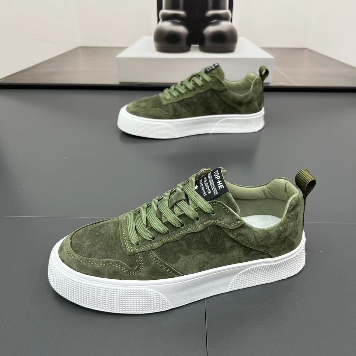 2025 spring summer autumn trend wear-resistant men's shoes comfortable thick soles 100 board shoes light fashion casual sports shoes