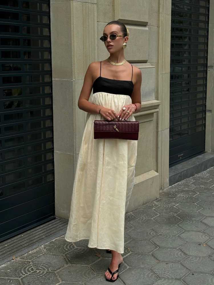 Fashion Contrasting Color Hollow Out Sling Maxi Dress Women Sexy Sveless Backless Loose Dresses 2024 Lady Casual StreetwearXJ241218