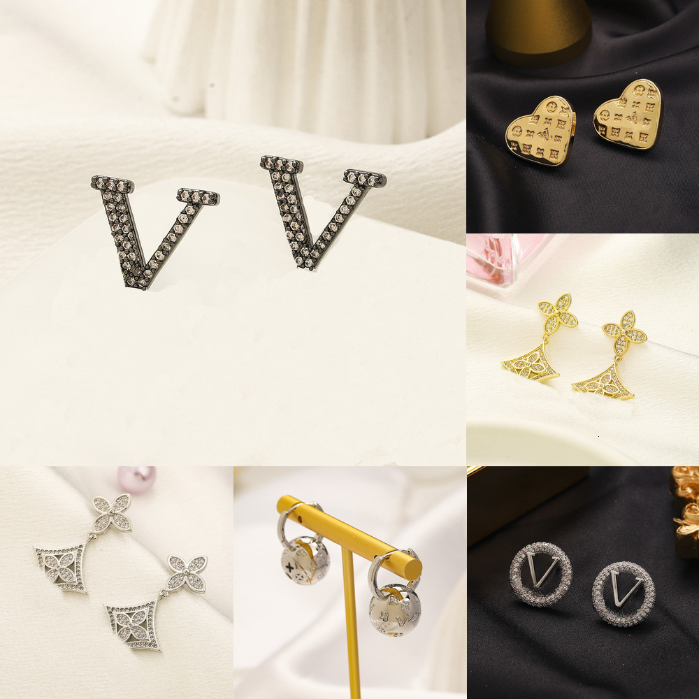 Designer Earrings Luxury Earrings 18K Gold Plated Luxury brand Crystal Rhinestone Earring women Earring Jewelry Gift Stud Gift Small Simple Stud Gift Wholesale