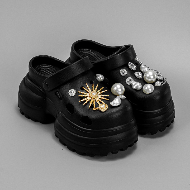 2025 New Fashion Sun Thick Bottom Hole Shoes Women Summer Increase DIY Accessories Outer Wear Beach Baotou Sandals Slippers Designers Footwear