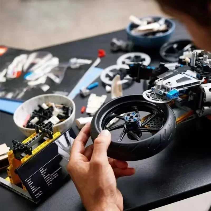 New 1900+PCS technology for ultra high speed motorcycle MoC building blocks compatible with motorcycle models educational bikes building blocks toys g