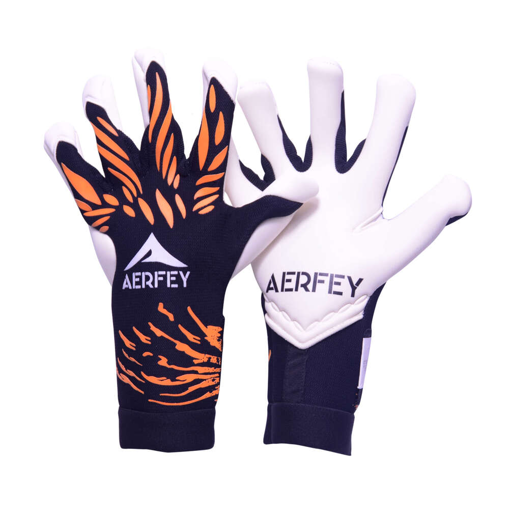 Professional football goalkeeper gloves 4mm German water soft latex half finger tube reverse bag inner seam cutting design