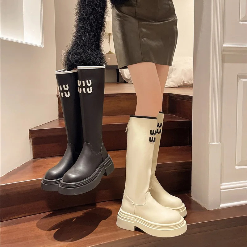 New women's leather thick sole knee high stretch 2025 autumn and winter new designer letter height motorcycle boots trendy motorcycle shoes