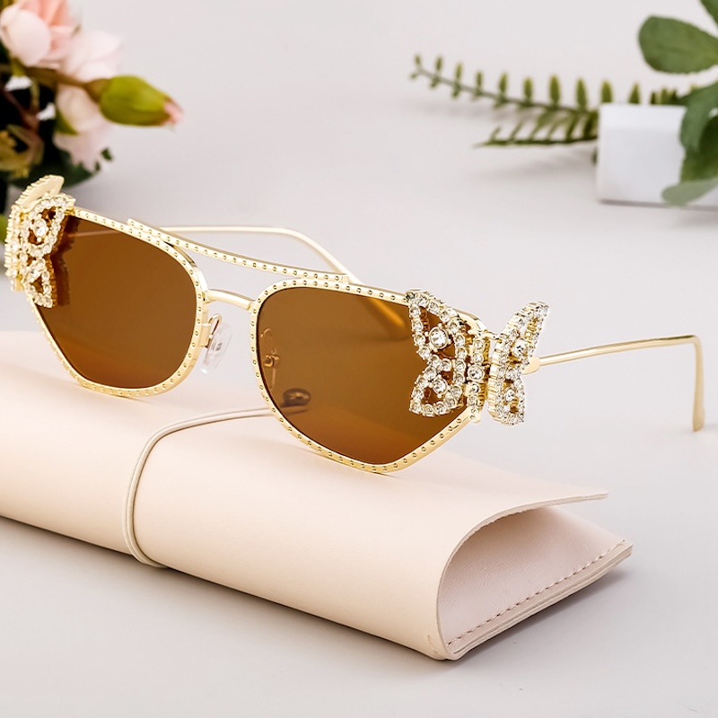 Sexy Sunglasses Cat Eye Butterfly Diamond Rhinestones Women Y2K Luxury Fashion Retro UV400 Vintage Brand Glasses Designer Metal Small Party for Weddin