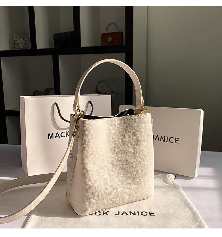 Women's Handbag Designer High-quality Textured Leather Bag Embroidered Round Bucket Shoulder Bag Crossbody Bag Women's Wallet Women's C