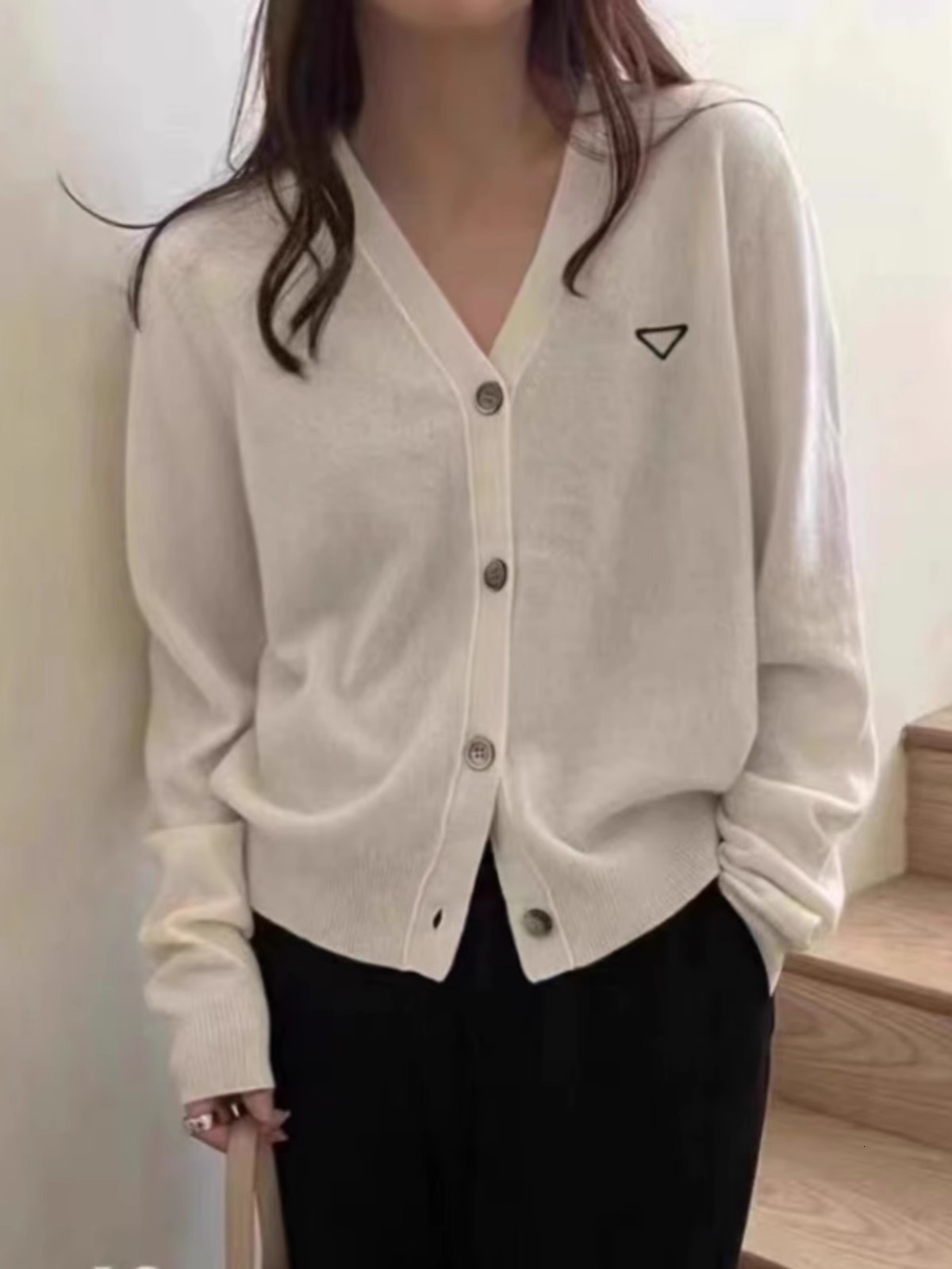 2024 Fashion Embroidery V-Neck 100% Pure Cashmere Knitted Cardigan Women's Coat Spring Autumn Wool