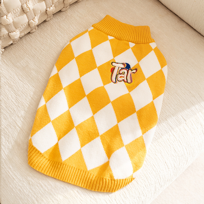 Autumn and winter checkerboard patch sweater two-piece middle and small dog clothes thickened warm pet clothes HS32