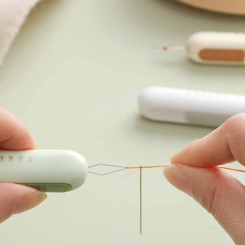 Thread remover household multifunctional 2-in-1 thread picker elderly needle threading sewing tools portable threader wholesale