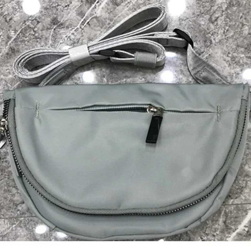 Girls leisure fitness Oldable Nyl waist bag new wallet and handbag Wens Crossbody Bag luxury designer yoga outdoor sports Y241219