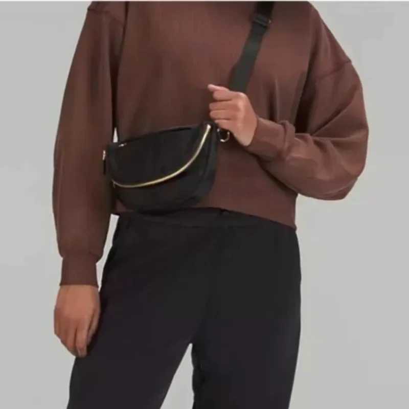 Girls leisure fitness Oldable Nyl waist bag new wallet and handbag Wens Crossbody Bag luxury designer yoga outdoor sports Y241219