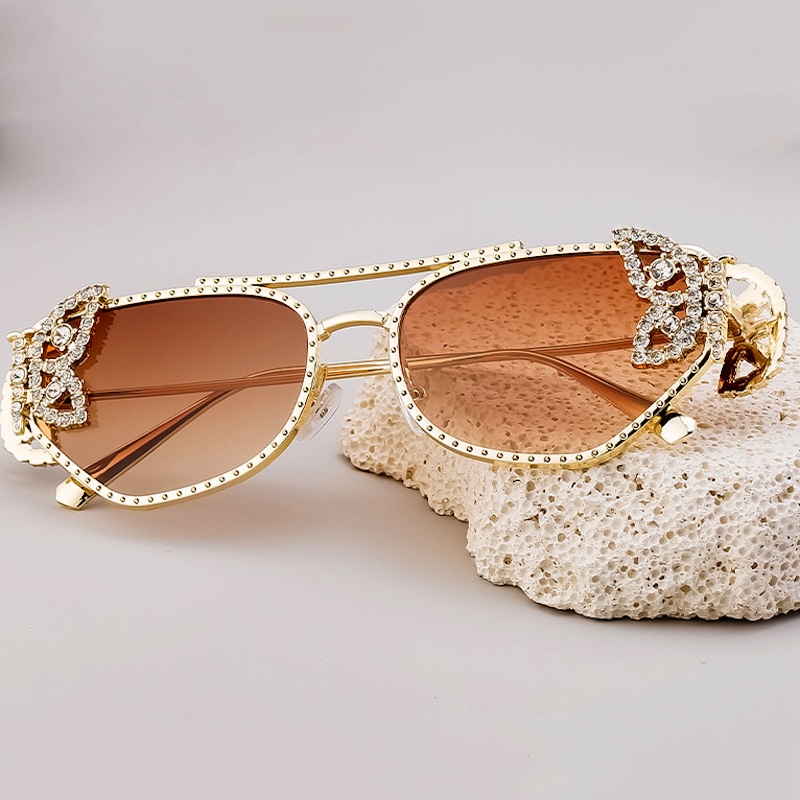 Sexy Sunglasses Cat Eye Butterfly Diamond Rhinestones Women Y2K Luxury Fashion Retro UV400 Vintage Brand Glasses Designer Metal Small Party for Weddin