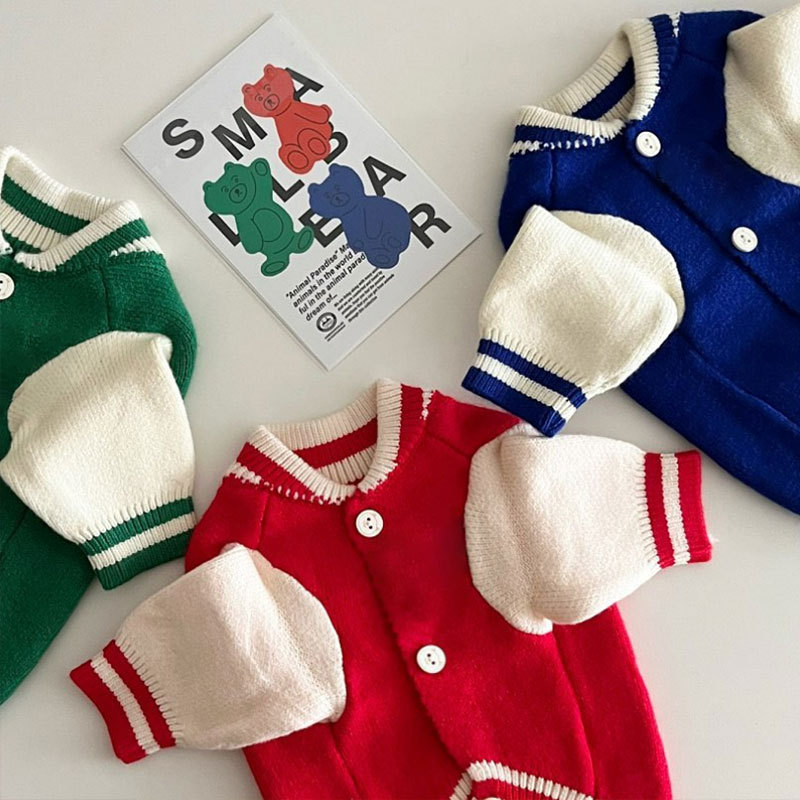 Autumn and winter casual baseball clothes, dog knitted cardigans, autumn warm pet sweaters, small and medium-sized dog and cat clothes