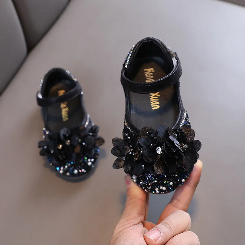 Girls Rhinestone Shoes Childrens Princess Shoes Soft Flower Kids Pearl Party Performance Shoes Sequin Show J192 241219