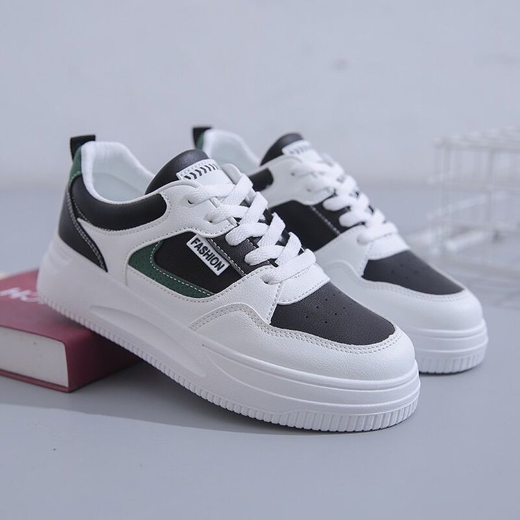 Korean version of small white women 2025 hot spring and autumn new breathable thick sole board lace-up designer women's shoes