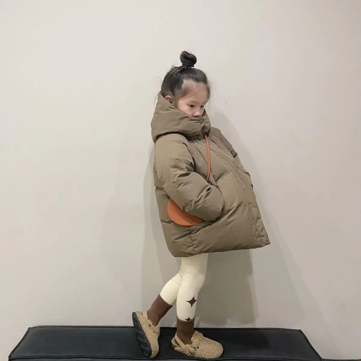 Childrens Down Jacket Winter Boys and Girls Thickened Down Jacket Korean Kids Baby Loose Hooded Jacket 241218