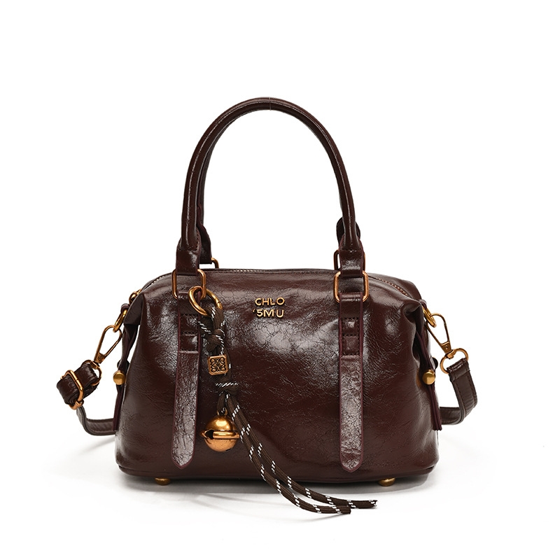 2025 free shipping designer bags Fashion shoulder inside pocket with a zipper letter bag for Ladies' daily versatility
