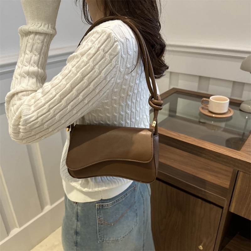 2025 free shipping designer bags Single shoulder diagonal span brown for Ladies' daily versatility