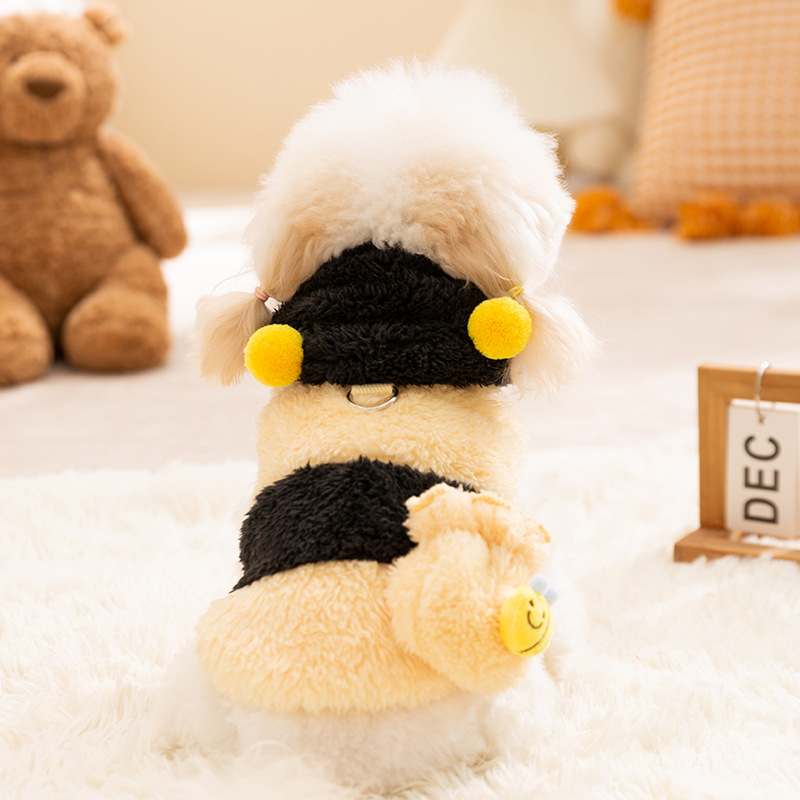 Autumn and winter puppy and dog clothes, cute clothes, thick and warm woolen clothes, small dog and pet dog clothes