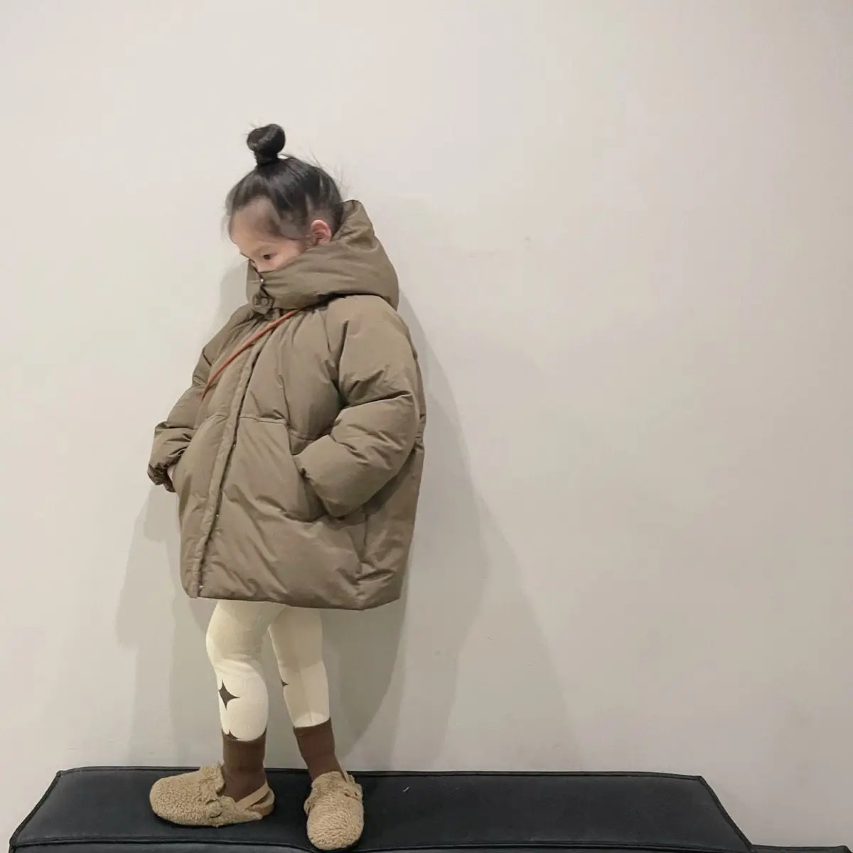 Childrens Down Jacket Winter Boys and Girls Thickened Down Jacket Korean Kids Baby Loose Hooded Jacket 241218