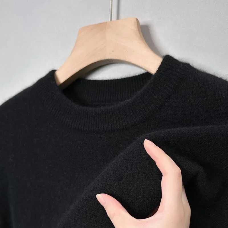 High Quality Woolen Sweater Mens 00% Pure Wool Thickened Warm Semi-turtleneck Round Neck Winter Knit Base Pullover Mens Top W250322