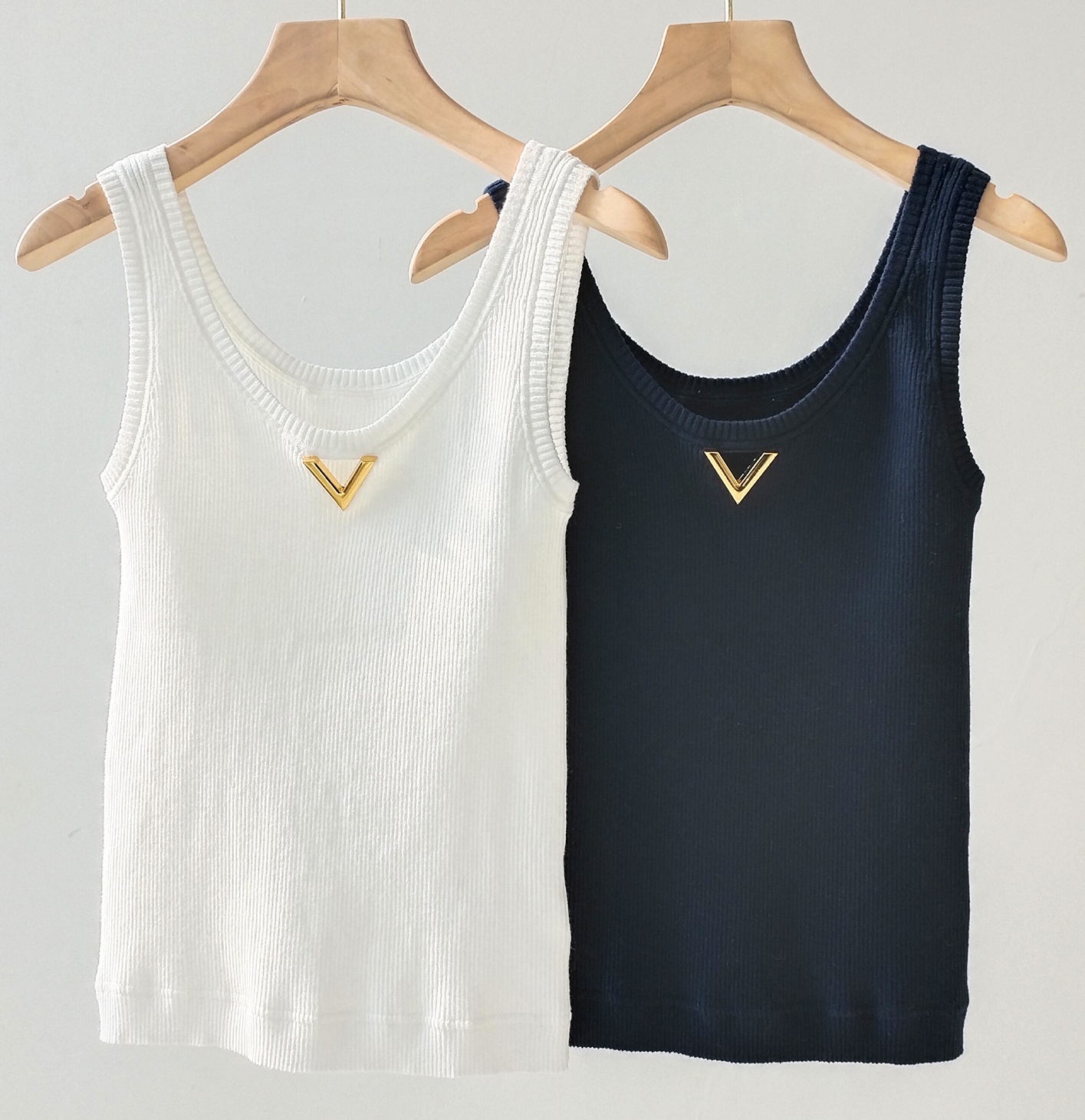 Women's Tanks & Camis Metal Hollow Out Cotton-Blend Tank Top Shorts Designer T Shirts Yoga Suit Knitted Fiess Sports Bra Mini Femme Cropped ;Ladi