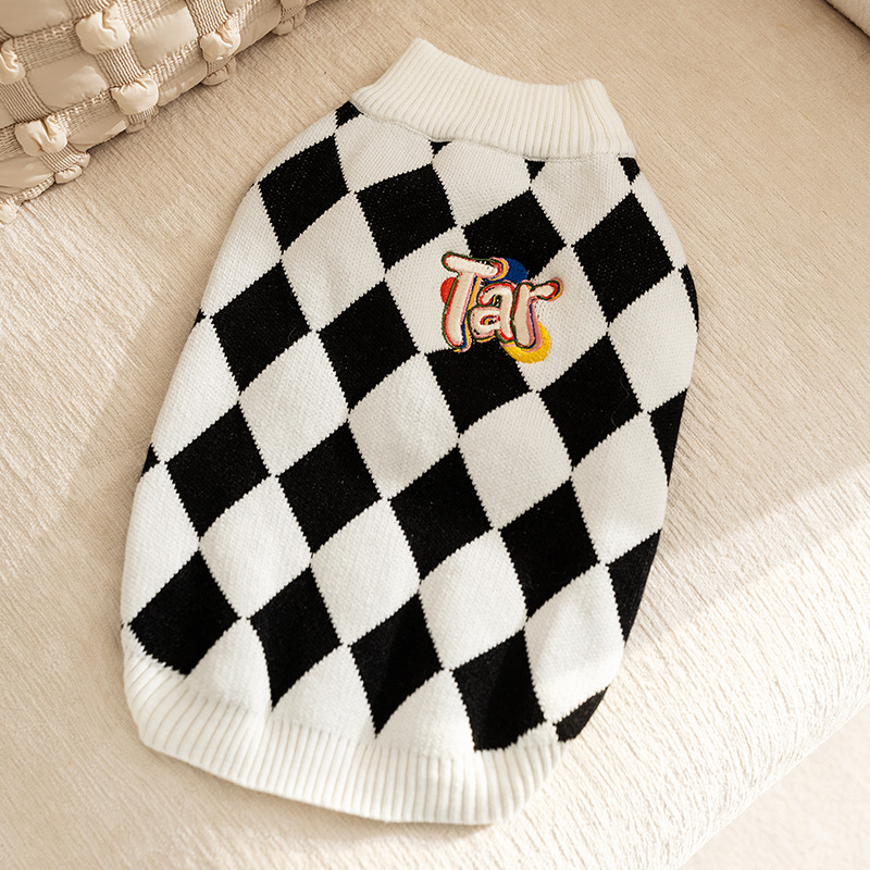 Autumn and winter checkerboard patch sweater two-piece middle and small dog clothes thickened warm pet clothes HS32