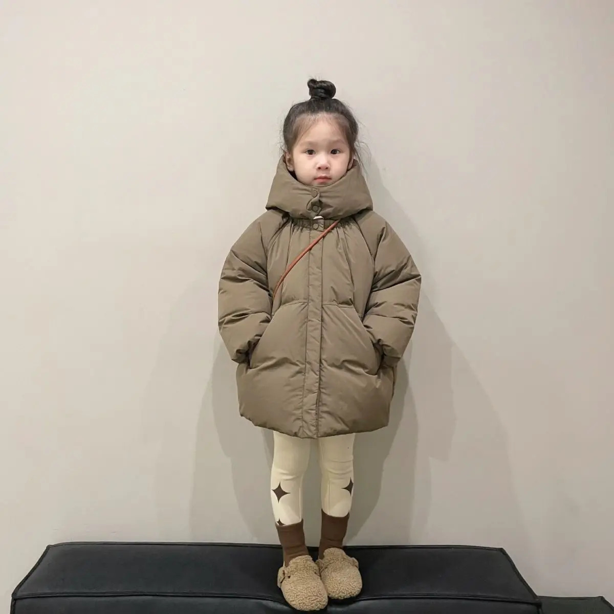 Childrens Down Jacket Winter Boys and Girls Thickened Down Jacket Korean Kids Baby Loose Hooded Jacket 241218