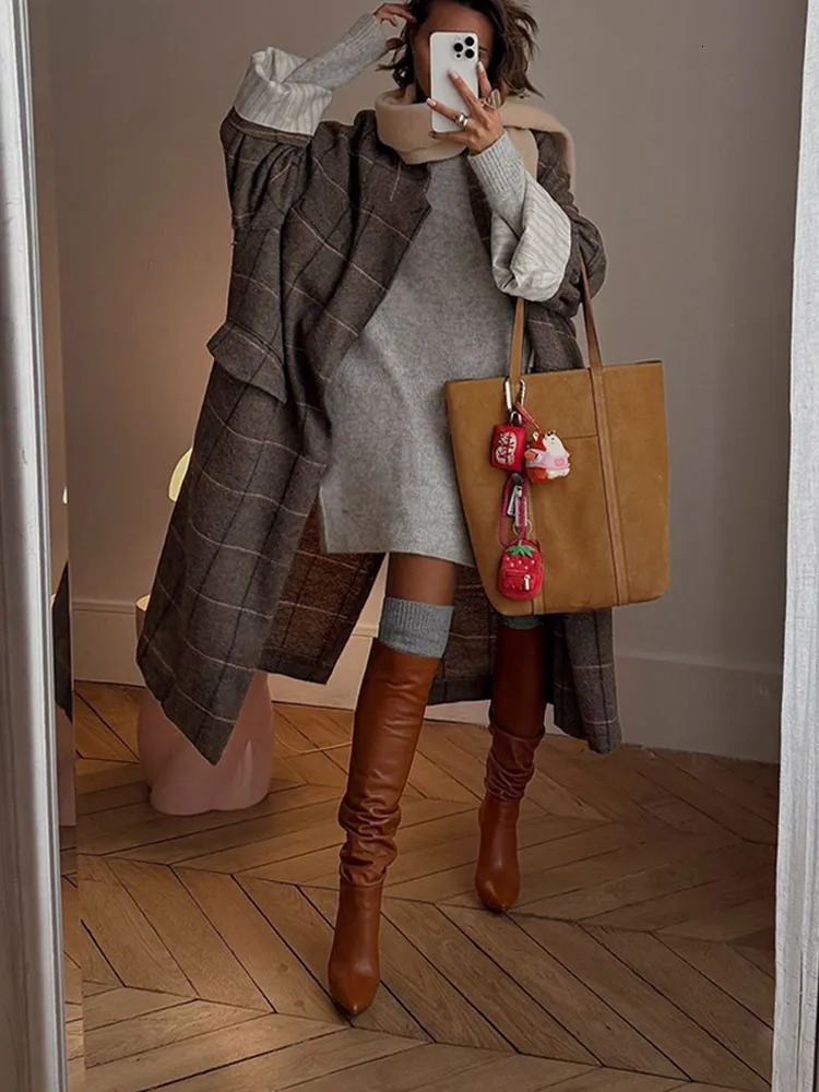 Vintage Long Sleeve Plaid Print Woolen Coat Women Oversized Buttons Lapel Overcoat Winter Lady High Streetwear 241217