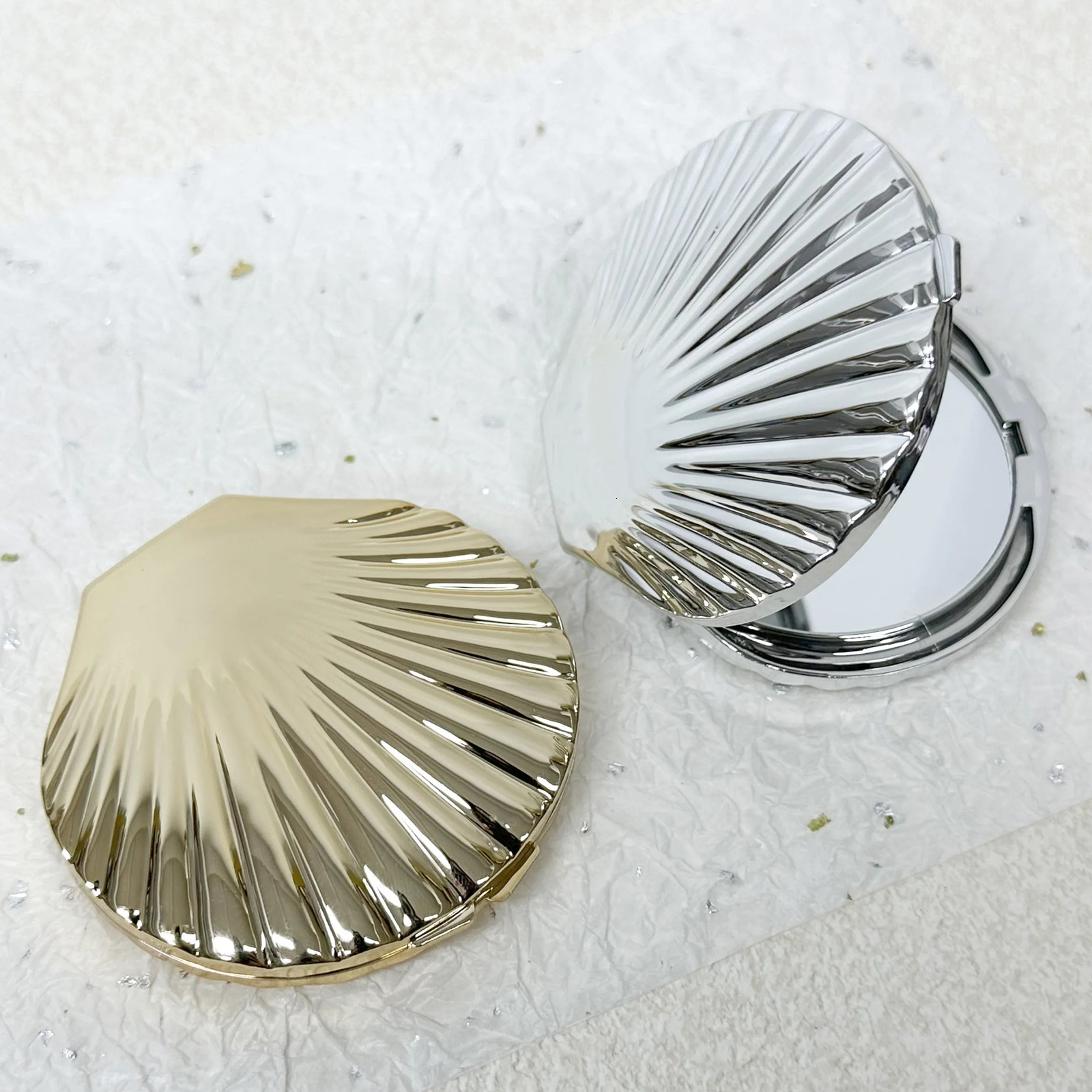 Shell shaped double-sided makeup mirror silver and gold shell mirror 1X/2X folding hand mirror 241211