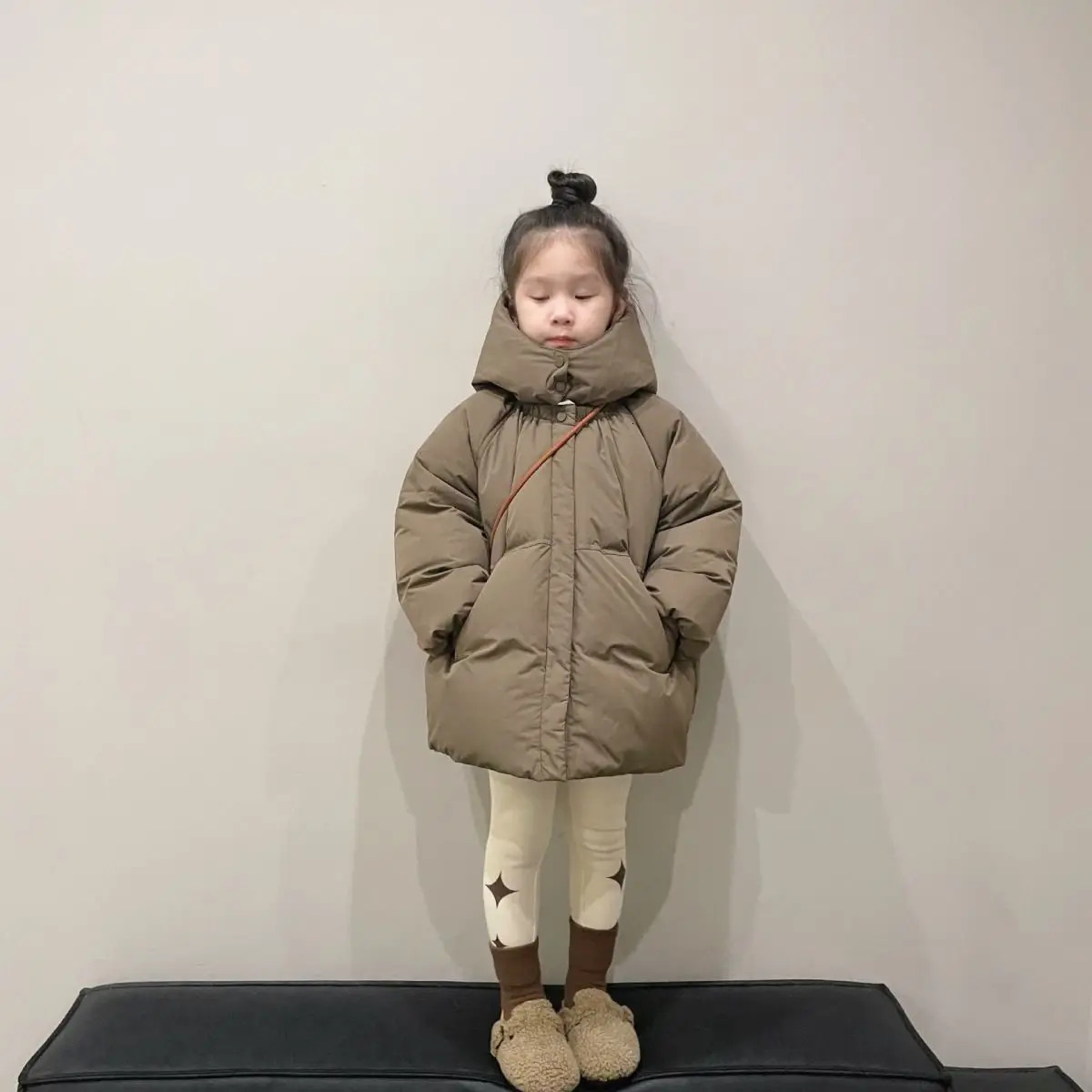 Childrens Down Jacket Winter Boys and Girls Thickened Down Jacket Korean Kids Baby Loose Hooded Jacket 241218