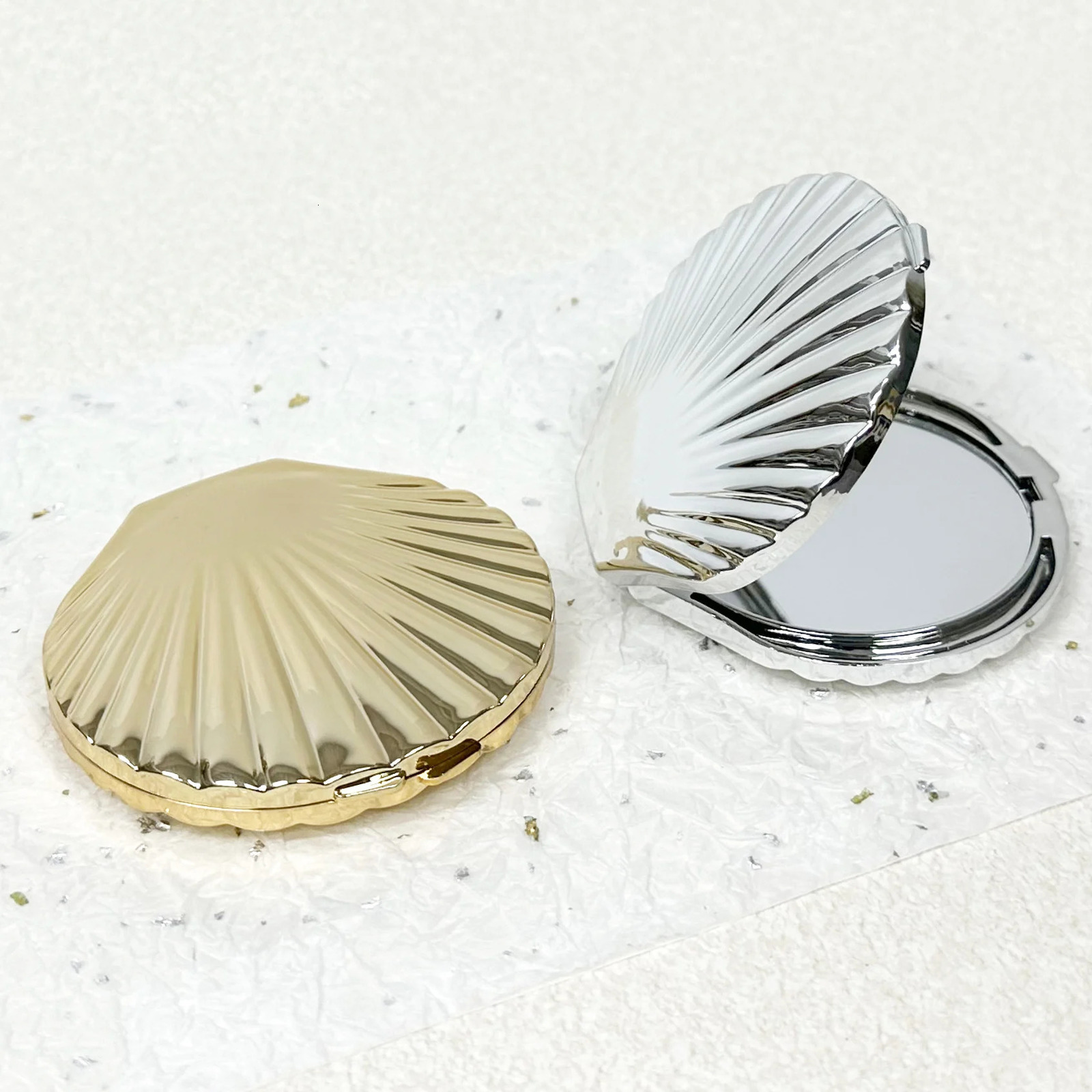 Shell shaped double-sided makeup mirror silver and gold shell mirror 1X/2X folding hand mirror 241211